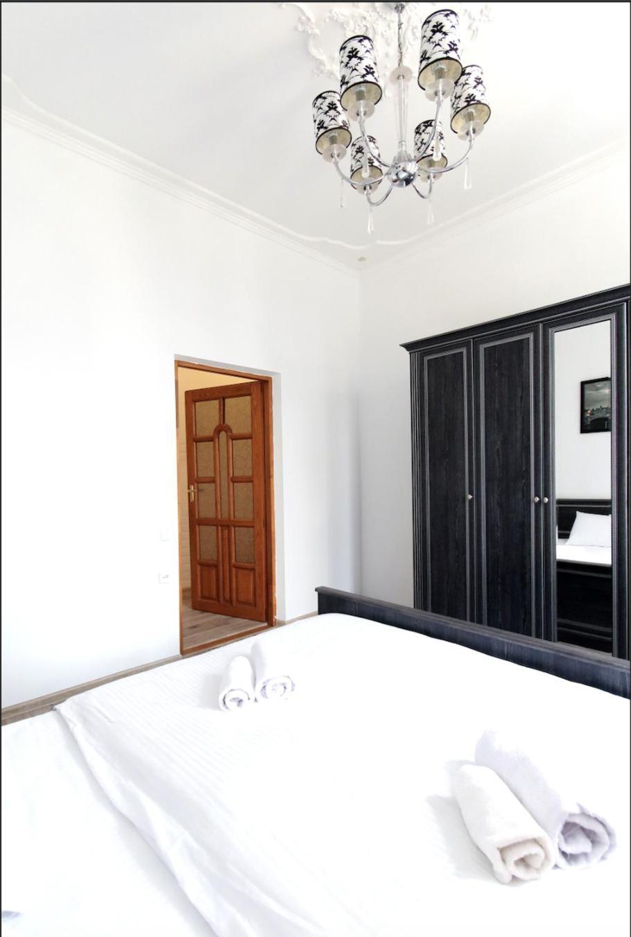 "Deluxe Apartments" K 44 - 1225 Lviv Kültér fotó